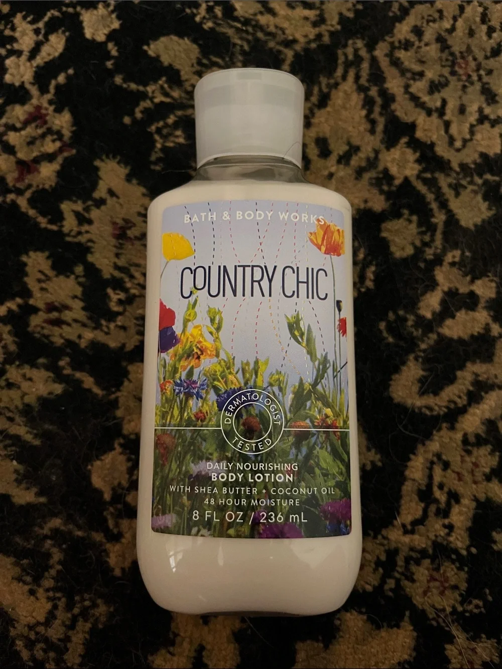 Bath & Body Works Country Chic Body Lotion - White with Floral Accents